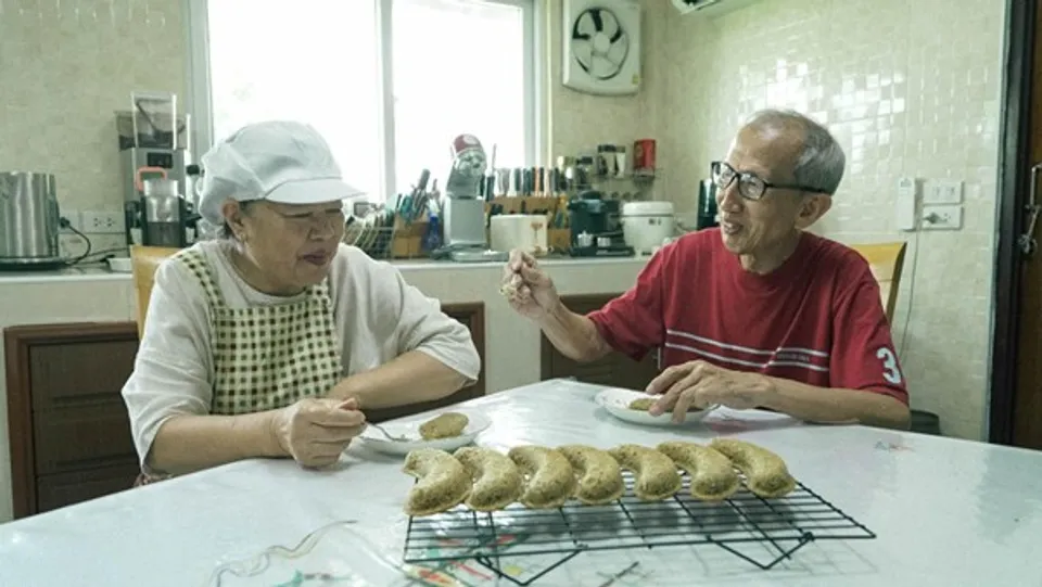 Solar panel installation at ความสุขในวัย “เกษียณสำราญ” ใช้ชีวิตให้คุ้มค่า และ ประหยัดค่าไฟฟ้าด้วยโซลาร์เซลล์
